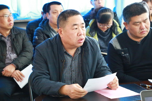 綜合辦公室主任梁東生宣讀考核匯報(bào)會(huì)的總體要求、注意事項(xiàng)及匯報(bào)順序