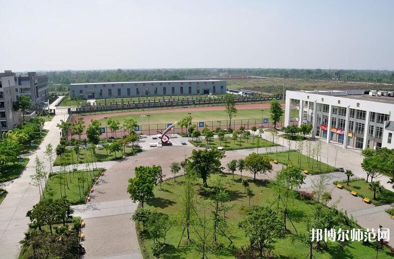 成都電子信息幼兒師范學(xué)校2018年報(bào)名條件、招生對(duì)象