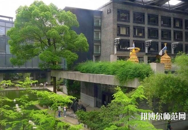 重慶新渝技工幼兒師范學(xué)校2018年報(bào)名條件、招生對象