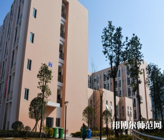 成都信息技術(shù)幼兒師范學(xué)校2018年報(bào)名條件、招生對(duì)象