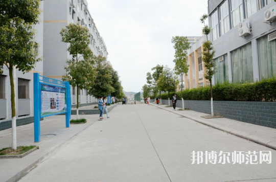 蒼溪縣幼兒師范職業(yè)高級(jí)中學(xué)怎么樣、好不好