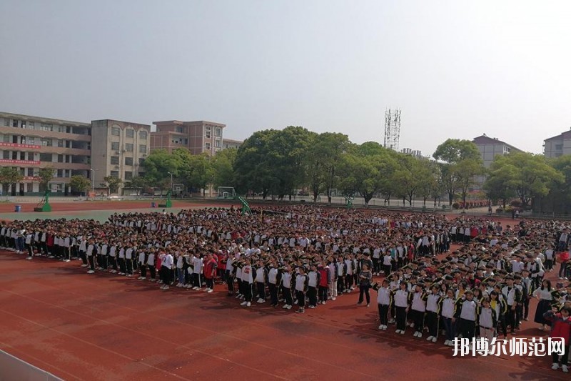 陜西工貿(mào)職業(yè)中等專業(yè)師范學(xué)校2020年報名條件、招生要求、招生對象