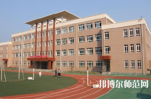 江西2020年幼師學(xué)校中專升大?？际裁? width=