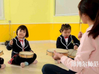 湛江2020年幼師學(xué)校中專升大?？际裁? /><b>湛江2020年幼師學(xué)校中專升大?？际裁?/b><span>2020-05-07 15:46</span><p>你上了中專并不代表你只能獲得中專學(xué)歷，若是你有升學(xué)的愿望，也是有很多途徑可以升大專的，而中專升大專具體要考什么內(nèi)容，要看</p></a></li>
            <li><a href=