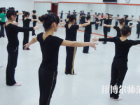 白銀2020年中專幼師學?？梢钥即髮? /><b>白銀2020年中專幼師學?？梢钥即髮?/b><span>2020-05-21 11:19</span><p>白銀中專幼師學?？梢钥即髮?同學能夠由繼續(xù)學習的想法，這一點是非常好的。而升學的方法有很多種，可以參加高職院校開設的單</p></a></li>
            <li><a href=
