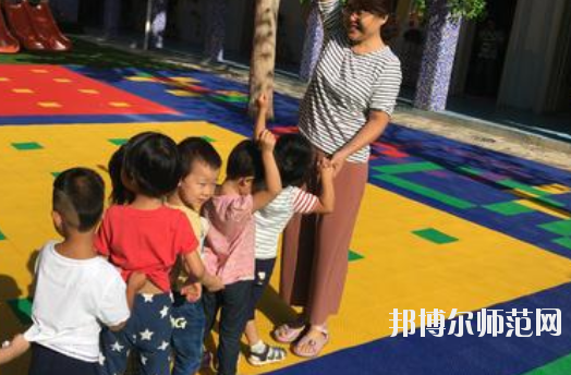 湛江2020年幼師學(xué)校和中專(zhuān)有哪些區(qū)別