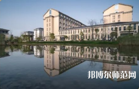 湖北恩施師范學(xué)院2023年報(bào)名條件、招生要求、招生對象