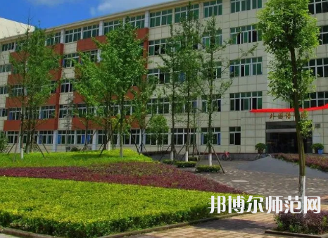 重慶師范大學(xué)涉外商貿(mào)學(xué)院銅梁校區(qū)2023年報(bào)名條件、招生要求、招生對(duì)象 