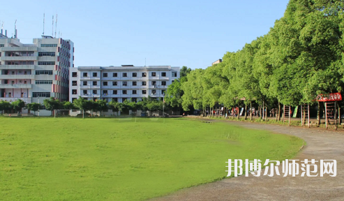 達(dá)州職業(yè)技術(shù)師范學(xué)院老校區(qū)2023年學(xué)費(fèi)、收費(fèi)多少