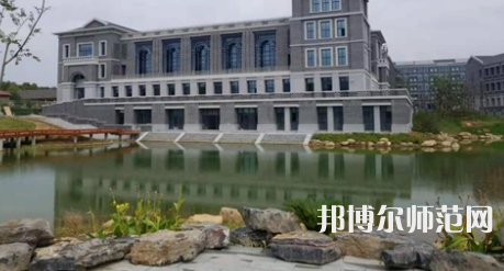 2023年黃麓師范學(xué)校報名條件、招生對象