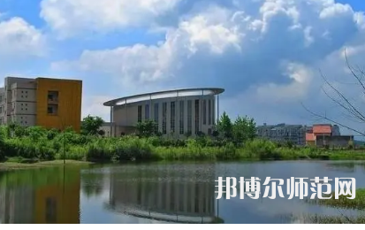 2023年重慶師范大學(xué)涉外商貿(mào)學(xué)院報(bào)名條件、招生對(duì)象