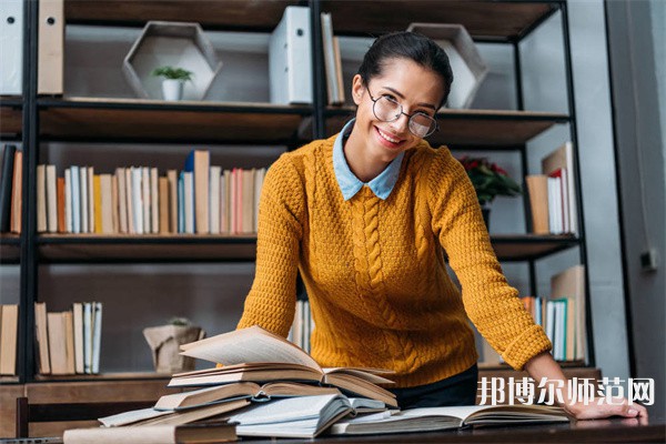 成都師范學(xué)院介紹、地址