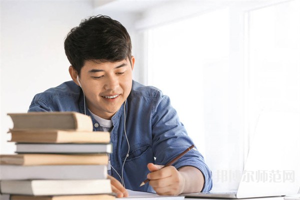 咸陽職業(yè)技術師范學院介紹、地址